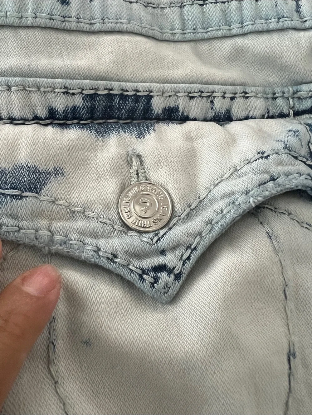 True Religion Men’s Size 42 Cut-Off Natural Big T Distressed Denim Shorts